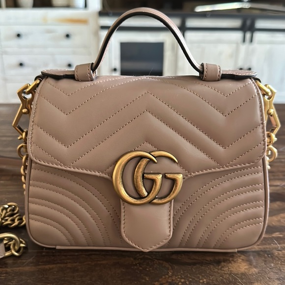 Authentic Gucci handbag. Slightly used in mint condition - Picture 1 of 5